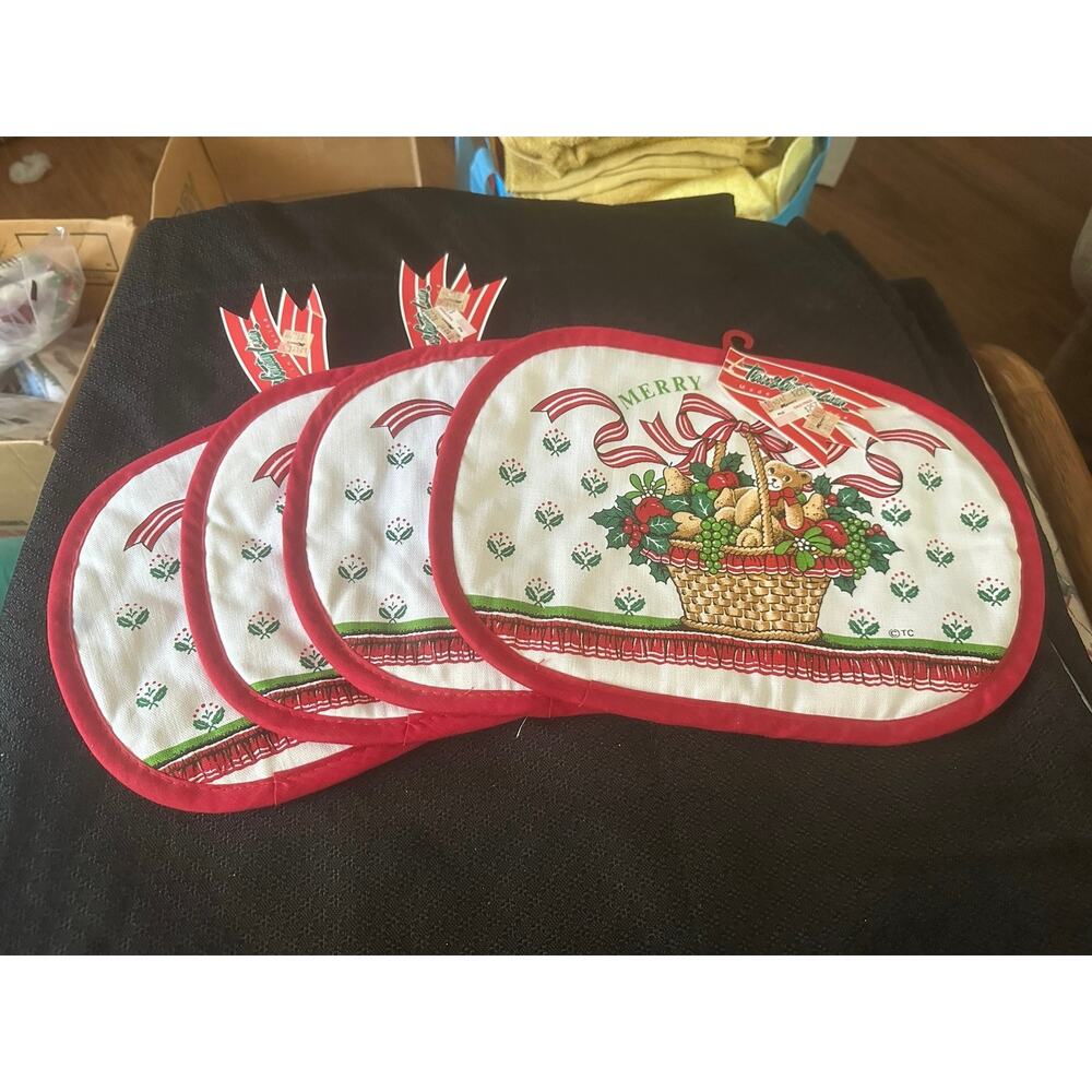 VTG 4 Christmas pot holders trivets basket teddy bear cottage core